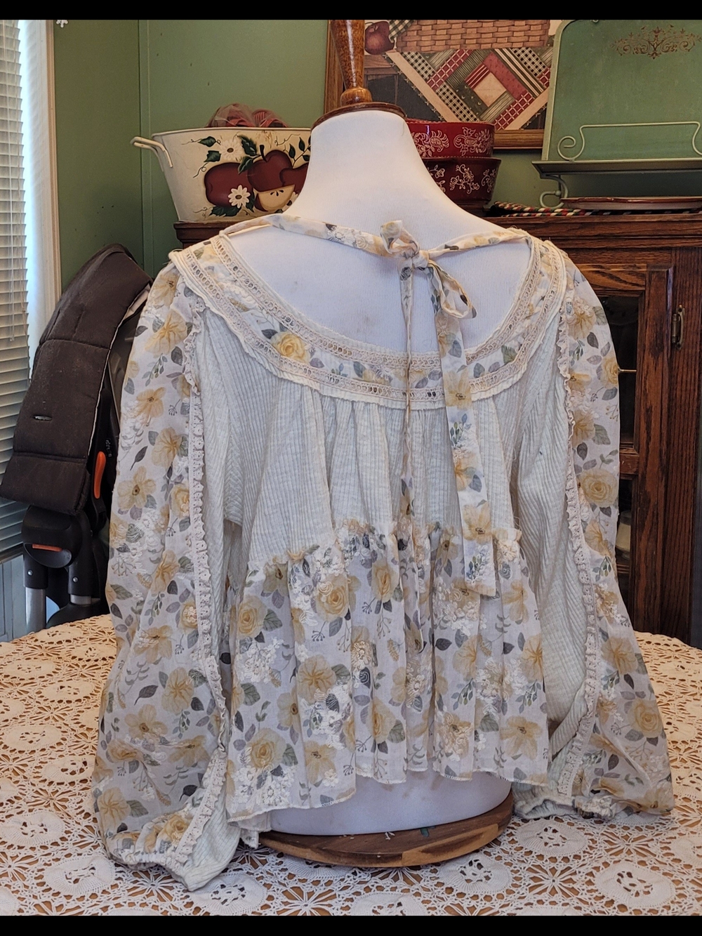 POL Boho Floral Lace-Trim Peasant Blouse - Cream with Yellow Floral NWOT - Picture 7 of 10